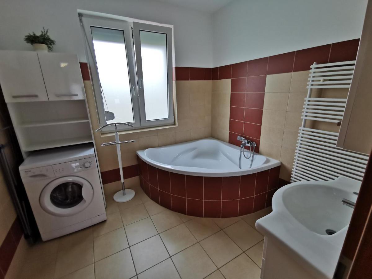 Freedom Apartman Hajdúszoboszló المظهر الخارجي الصورة